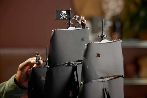 10365 Icons Captain Jack Sparrow's Pirate Ship - 12