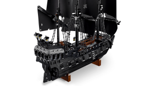 10365 Icons Captain Jack Sparrow's Pirate Ship - 11