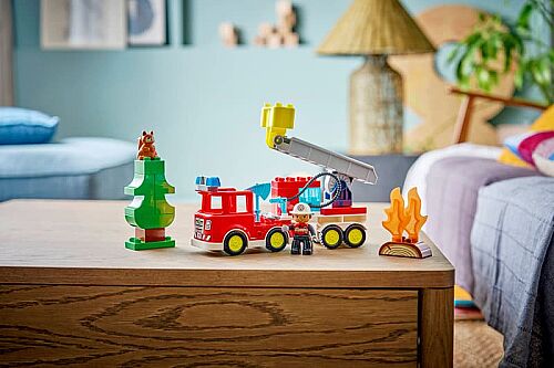 10473 Duplo Fire Truck with Hose and Firefighter - 8
