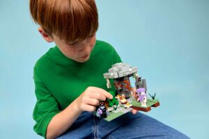 21586 Minecraft The Pale Garden - 7