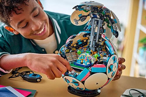 43019 Editions Soccer Ball - 9